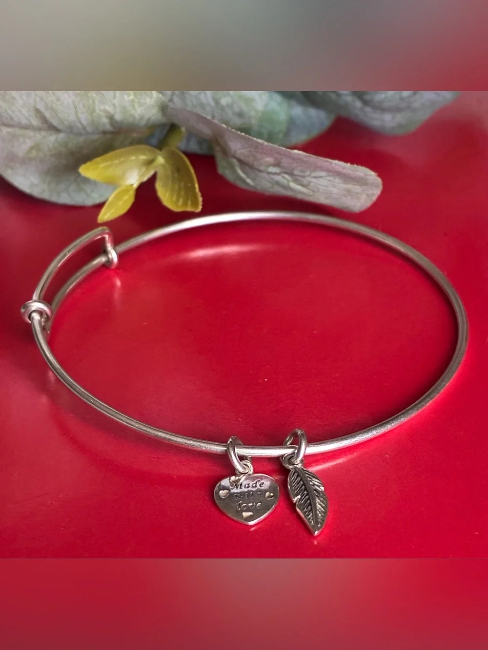 925 Silver Heart & Feather Charm Expandable Bangle Bracelet - Women's Jewelry